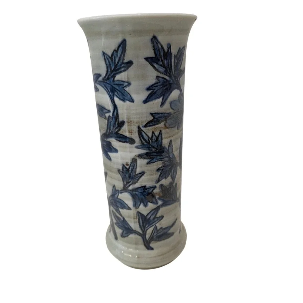 Japanese Gen-emon Arita kiln  Blue White Porcelien Floral Hand Painted Vase 9.5